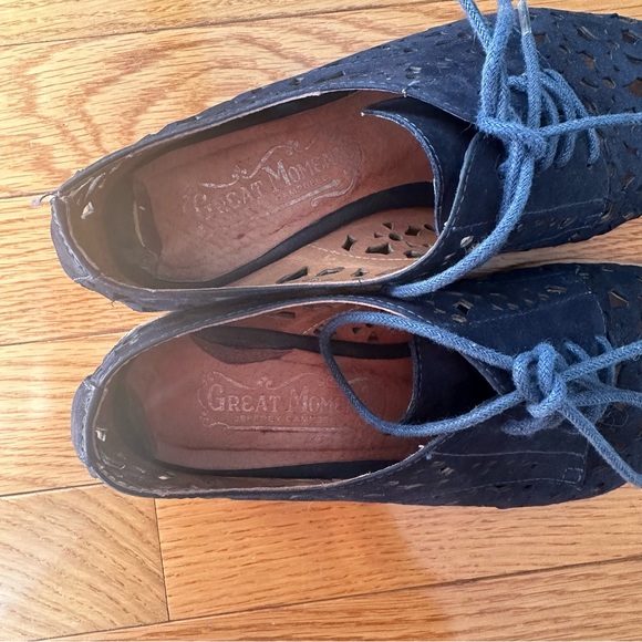 Jeffrey Campbell Navy Laser Cut Daisy Oxford Loafers — Size 6 - Picture 2 of 7